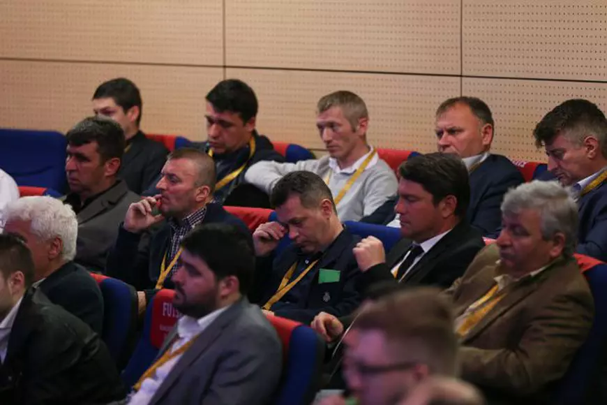 FOTO | Adunarea Generală a FRF 2019. S-a schimbat sigla FRF. Trolere și alte suveniruri, cadou pentru membri! Cine e Maria Ceaușilă, senzația zilei