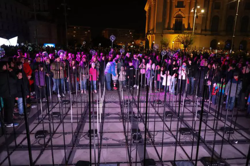 FOTO | Spotlight 2019. Bucureştiul străluceşte, sâmbătă seară, în mii de lumini şi culori