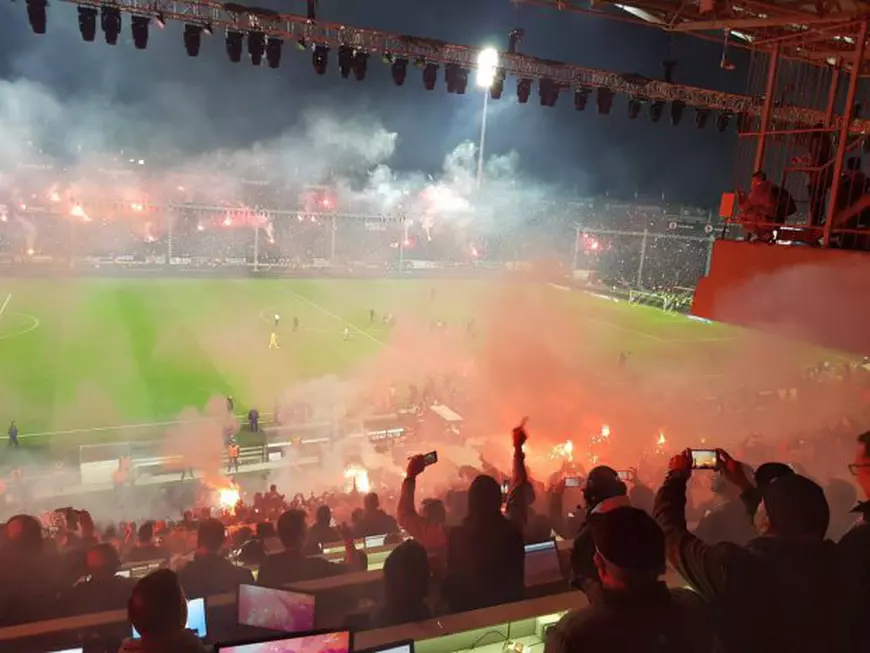 FOTO | Traficul aerian a fost întrerupt în Salonic până luni dimineață pentru fiesta fanilor echipei PAOK Salonic