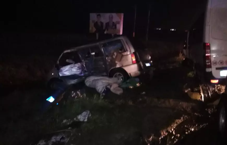 Accident între două microbuze, în judeţul Iaşi. 8 dintre cei 27 de pasageri au ajuns la spital