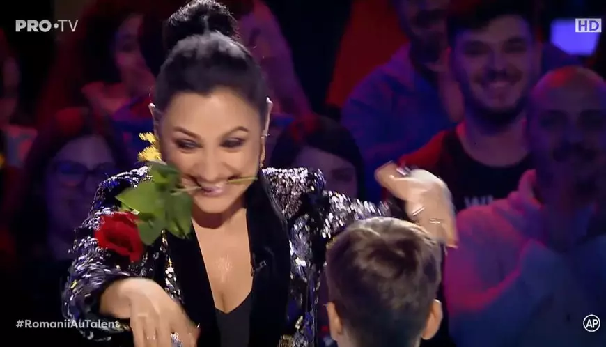 Un puști de 12 ani a ridicat sala în picioare la „Românii au talent” | VIDEO