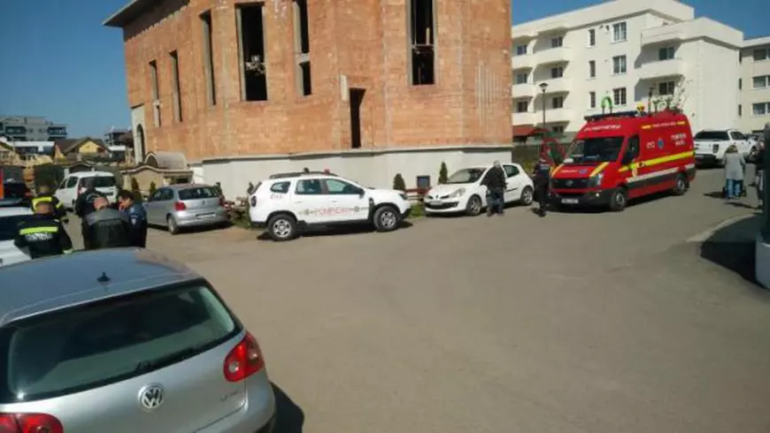 Un bărbat a căzut de pe o biserică aflată în construcție în Cluj