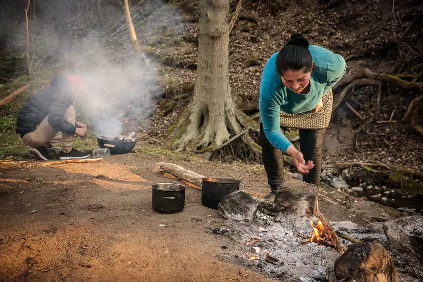 În căutarea lui Gică - românul omorât într-un parc din Huskvarna, Suedia, de doi adolescenți. Paște în pădure cu cei mai nevoiași dintre compatrioți (1)