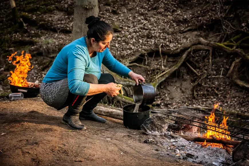 În căutarea lui Gică - românul omorât într-un parc din Huskvarna, Suedia, de doi adolescenți. Paște în pădure cu cei mai nevoiași dintre compatrioți (1)