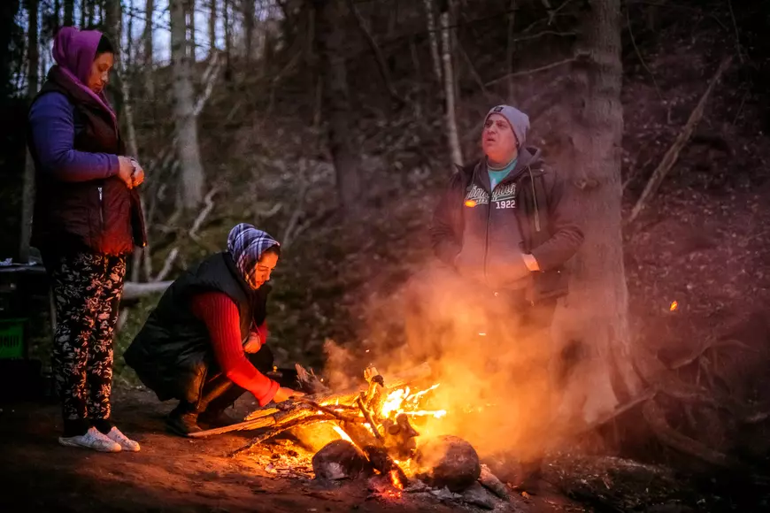 În căutarea lui Gică - românul omorât într-un parc din Huskvarna, Suedia, de doi adolescenți. Paște în pădure cu cei mai nevoiași dintre compatrioți (1)