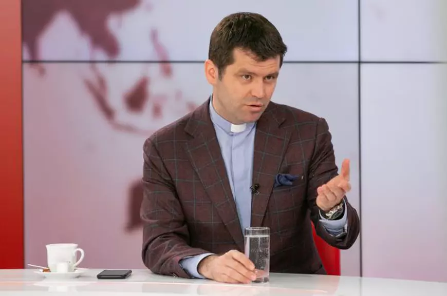 VIDEO | Legătura miraculoasă dintre București și Notre-Dame! În Catedrala Sfântul Iosif din Capitală se află o bucată din coroana de spini a lui Iisus, salvată din flăcările care au mistuit Notre-Dame