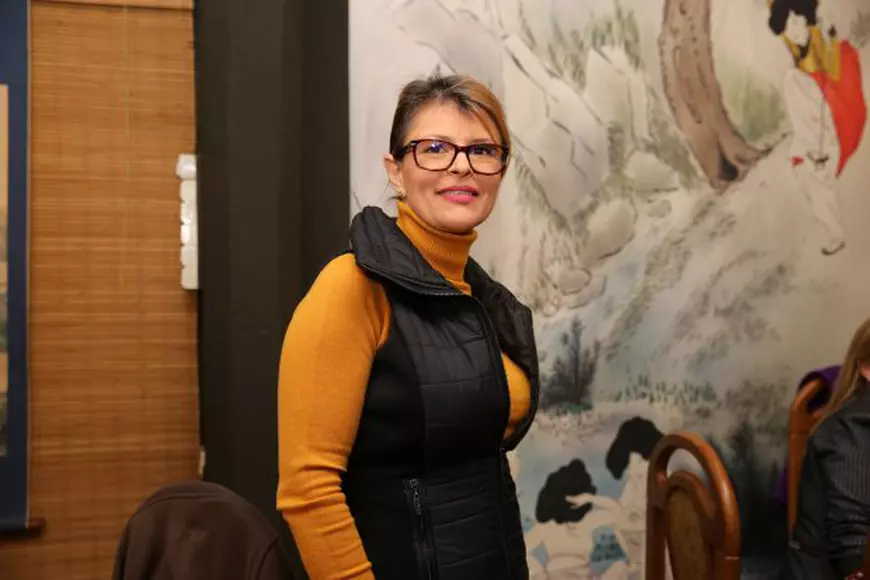 Sanda Ladoși face acrobații la circ cu fiica ei de 10 ani