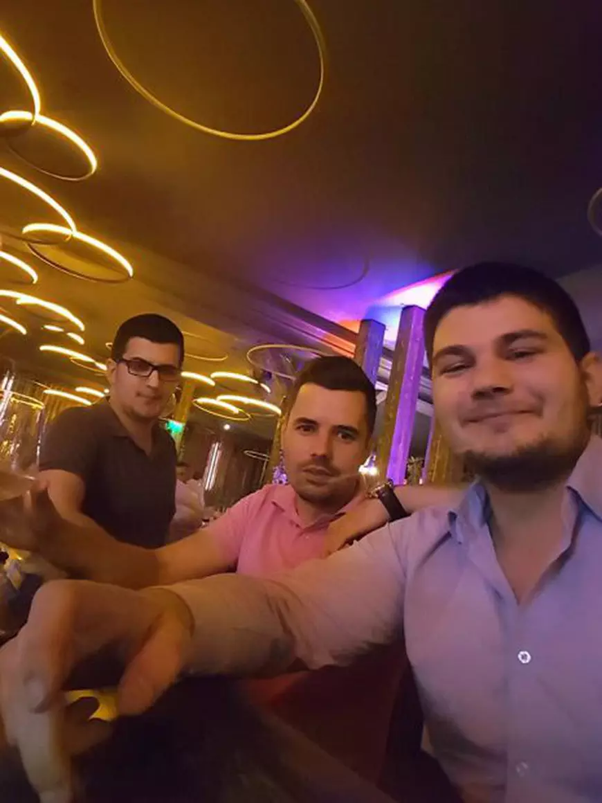 ”Prinții” dezmoșteniți ai unuia dintre cei mai bogați români i-au rupt degetul și i-au furat laptopul omului de încredere pe care tatăl lor l-a lăsat să execute testamentul!