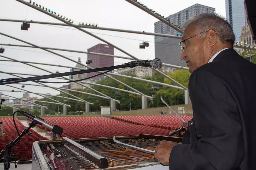 Singurul muzician român premiat de Barack Obama, Nicolae Feraru, dezamăgit de politicienii români: «Obama mi-a dat un trofeu, din România am primit o diplomă scrisă greșit»