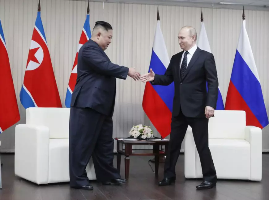 FOTO & VIDEO | Kim Jong-un și Vladimir Putin s-au întâlnit pentru prima dată. Subiectele discutate de cei doi lideri