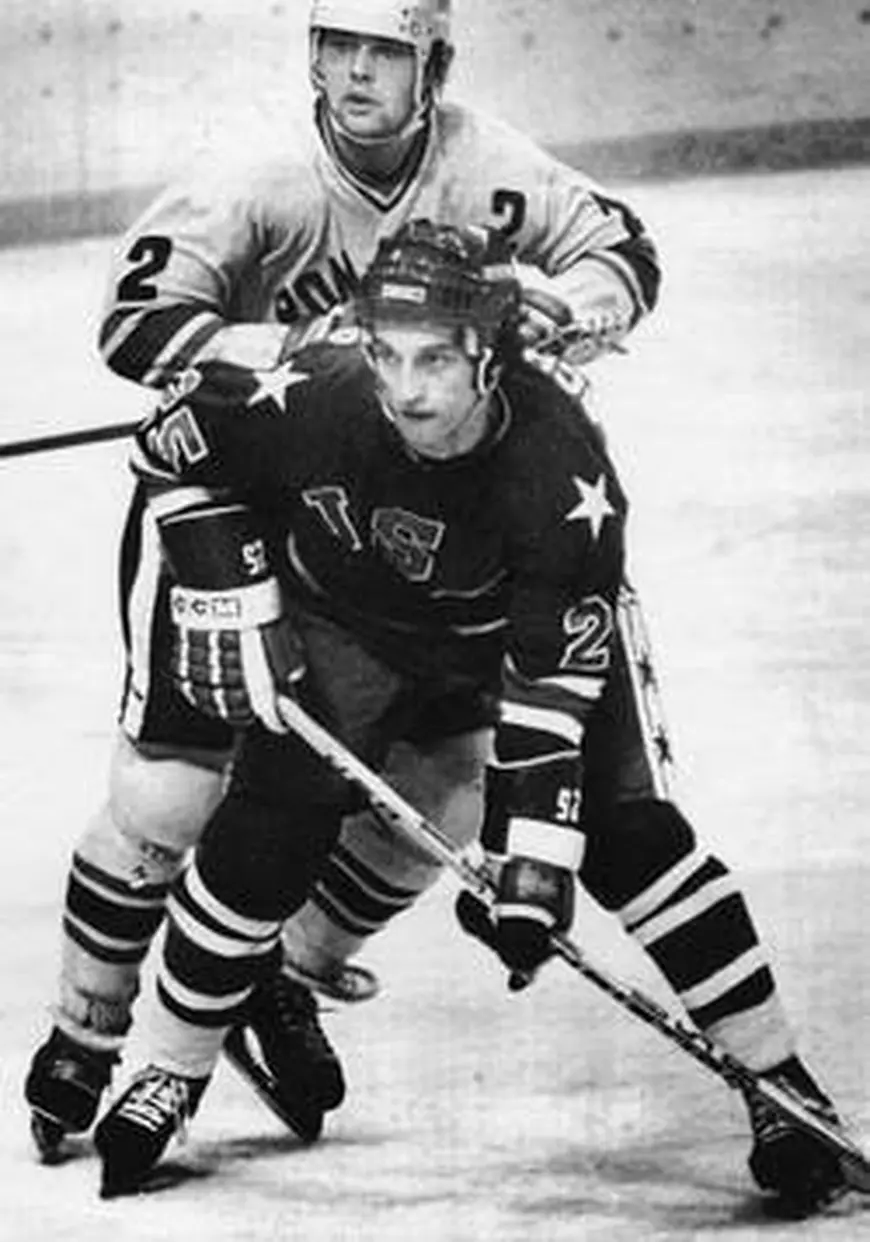 FOTO&VIDEO | Povești spectaculoase cu Nelu Ionescu, antrenorul care a dus România în Grupa Mondială de hochei pe gheață și care a fentat moartea de mai multe ori: „Când eram la Bilbao, mi s-a propus să intru în ETA”