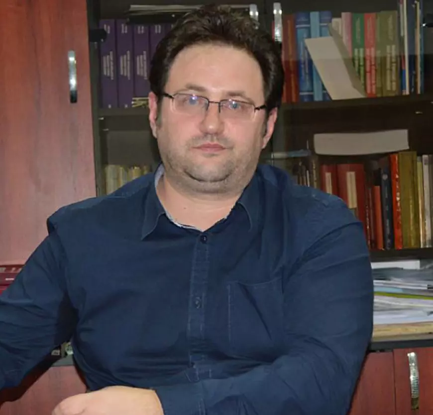 Cazul fetei dispărute: procurorul îi asigură pe părinți că fata e în viață, dar mama și tatăl spun că cel care profită e doar chirurgul, principalul suspect!