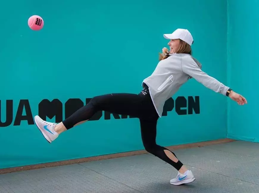 Simona Halep, interviu amplu pentru revista Roland Garros. ”Sunt o femeie făcută să poarte blugi, bluze și adidași”