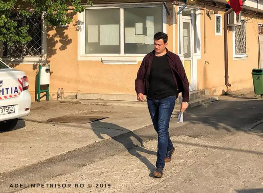 FOTO | Emilia Șercan a publicat o fotografie cu ofițerul de poliție care a amenințat-o cu moartea