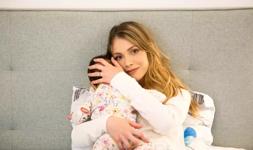 Cabral și soția sa își botează fiica. Ținutele alese de cei doi