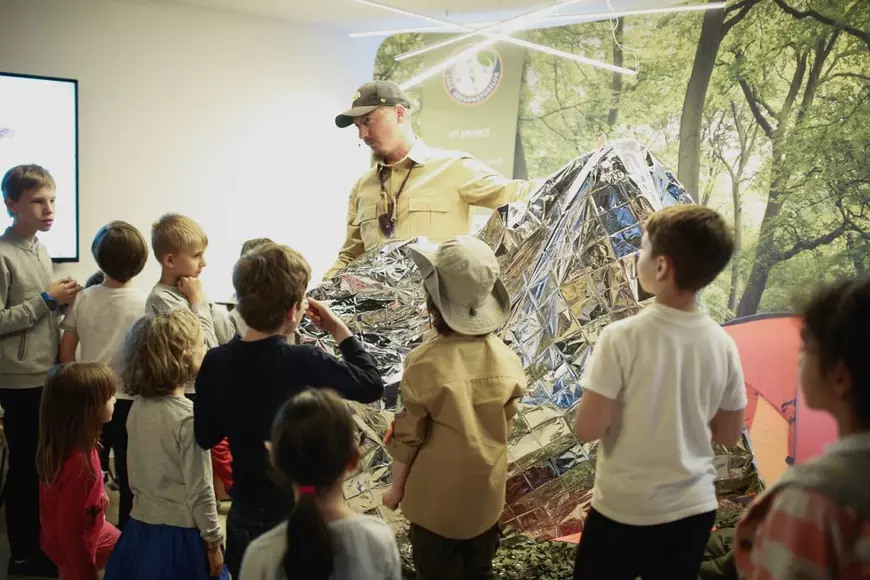 Șerban Copoț duce gratis 90 de copii într-o tabără de explorare a naturii