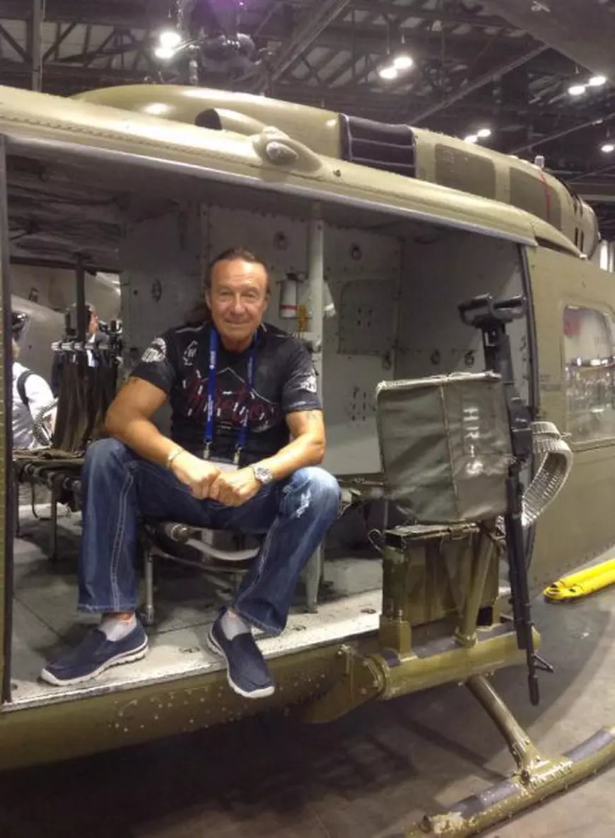 Aviația dă senzația! Cântăreți de rock, pop sau folk, vedete de televiziune și oameni de afaceri au brevete de piloți