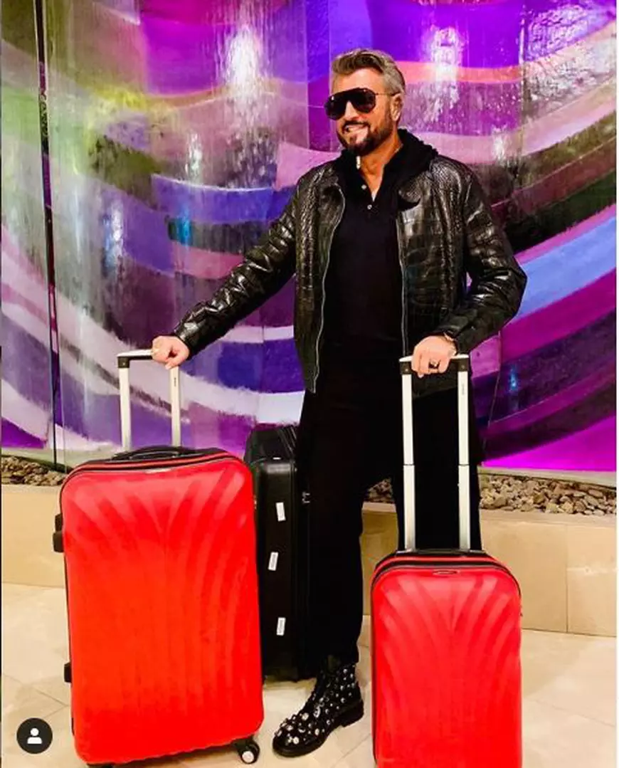 Cătălin Botezatu pleacă în vacanță cu o dubă de bagaje după el