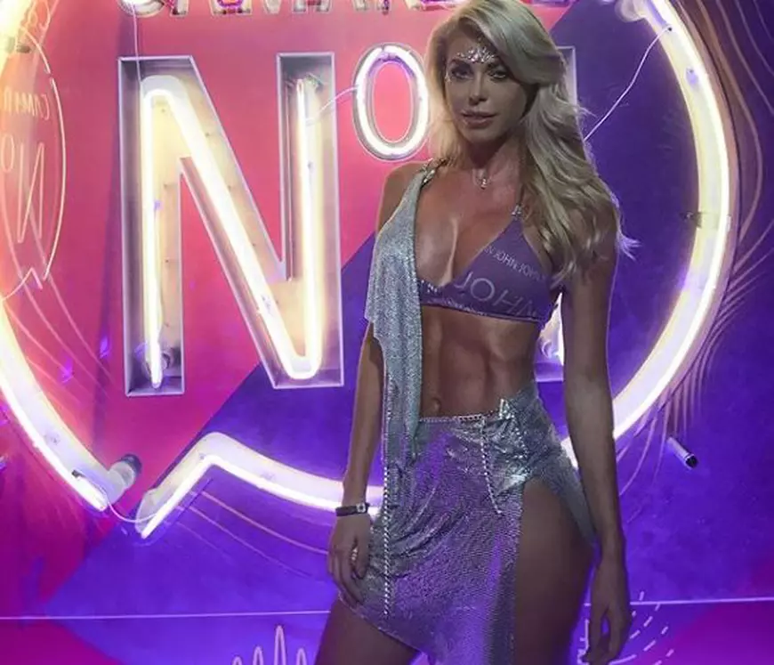 Un model din Brazilia a murit încercând să-și salveze câinii în urma unei furturni pe mare