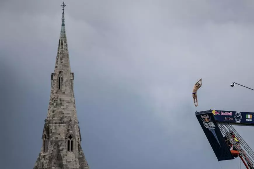 Victorie uriașă pentru Constantin Popovici în Seria Mondială Red Bull Cliff Diving