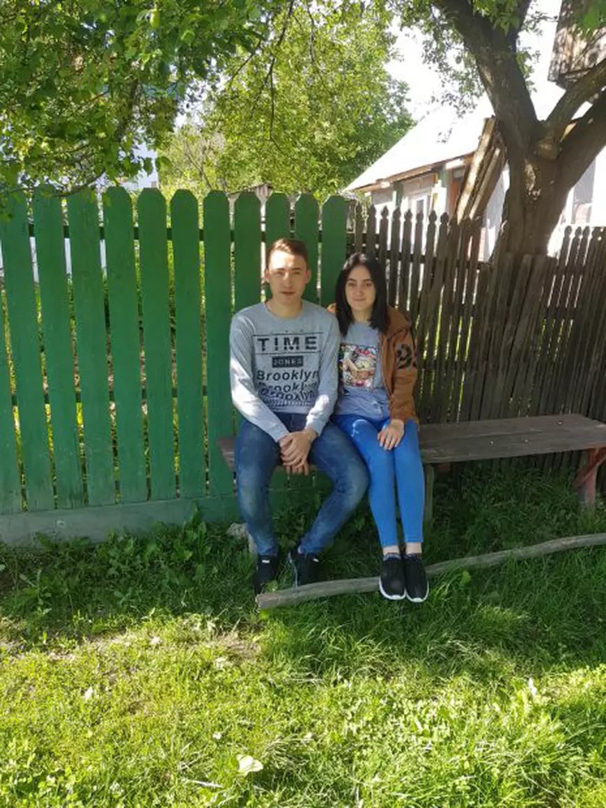 Remus și Florentina Ilie au fost la un pas să orbească din cauza cataractei. Acum, frații deosebit de studioși, îți fac planuri mari de viitor