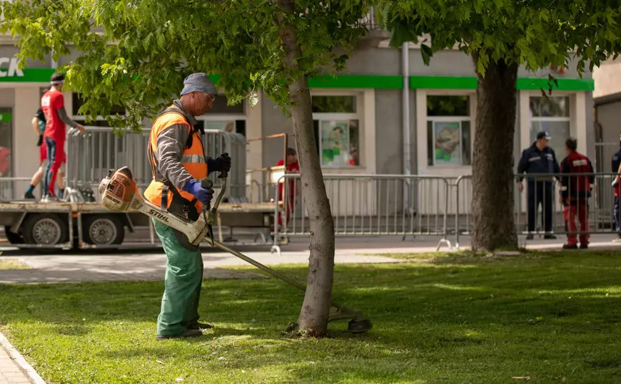 CORESPONDENȚĂ din Bulgaria | Papa vine în Urziceniul vecinilor! Ultimele pregătiri înainte de sosirea Suveranului Pontif la Rakovski, un orășel de doar 17.000 locuitori