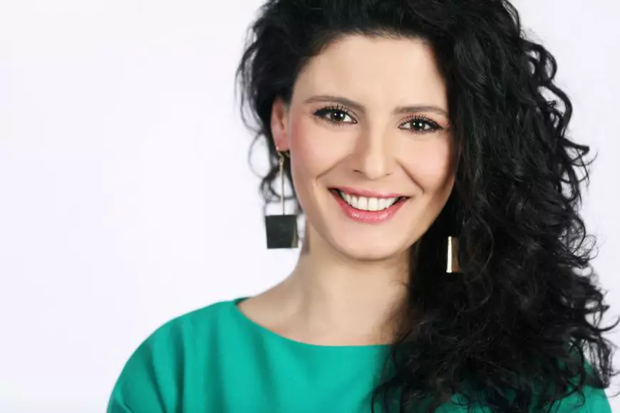 Ramona Păuleanu își face vacanțele în locuri ciudate: lagărul de la Auschwitz, buncărul lui Stalin, Cernobîl și fluviul Gange!