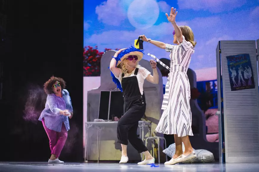 Părinții lui Răzvan Ciobanu, la căpătâiul fiului lor! Sicriul designerului rămâne închis