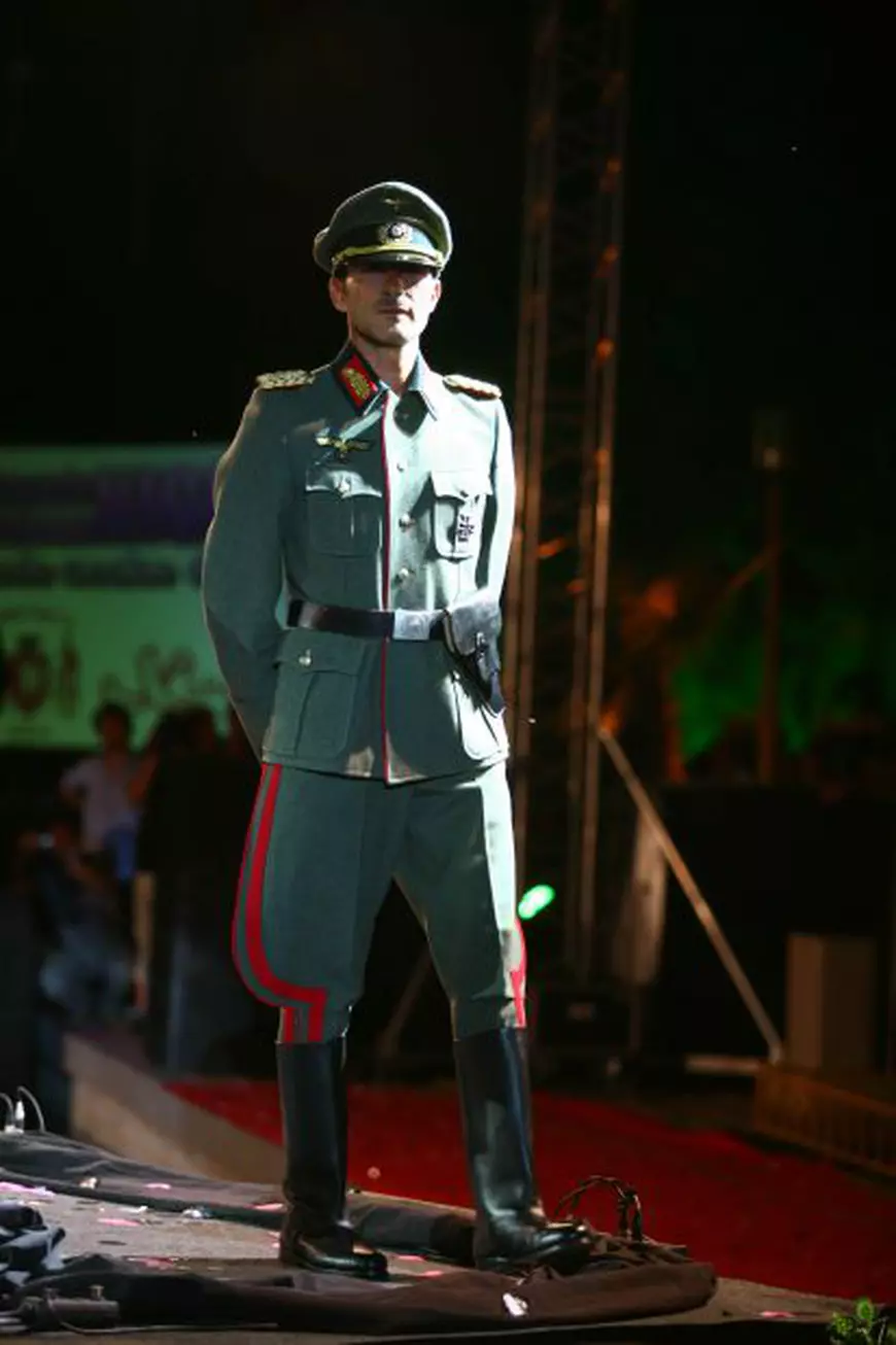 VIDEO | Cele mai bizare ținute în care a defilat Radu Mazăre: a fost faraon, războinic zulu, împărat roman sau ofițer nazist