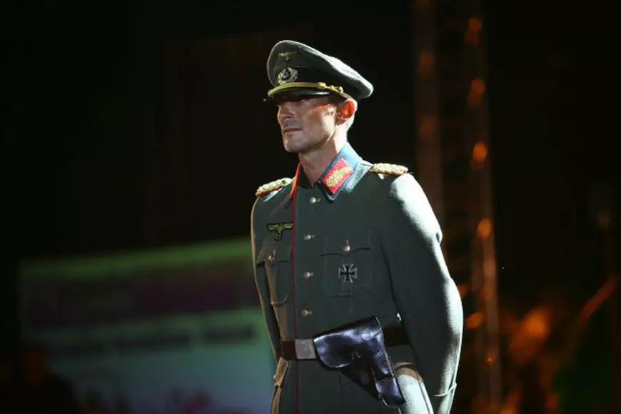 VIDEO | Cele mai bizare ținute în care a defilat Radu Mazăre: a fost faraon, războinic zulu, împărat roman sau ofițer nazist