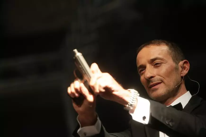 VIDEO | Cele mai bizare ținute în care a defilat Radu Mazăre: a fost faraon, războinic zulu, împărat roman sau ofițer nazist