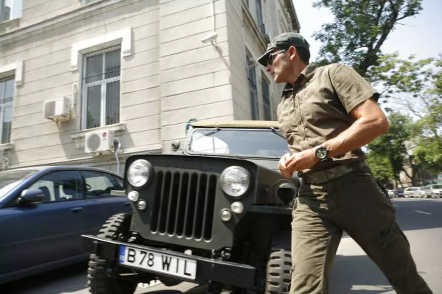 VIDEO | Cele mai bizare ținute în care a defilat Radu Mazăre: a fost faraon, războinic zulu, împărat roman sau ofițer nazist