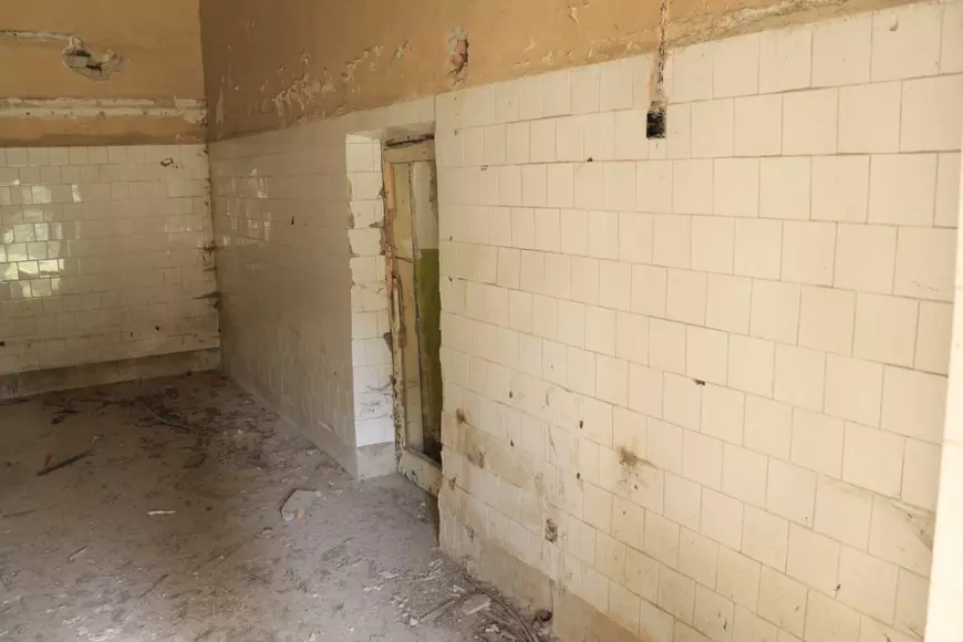 Proprietarii donează conacul Sturza, dar primăria nu-l prea vrea. Una dintre cele mai frumoase clădiri din zona Sucevei, propusă să facă parte din Patrimoniul Național, e abandonată de toată lumea