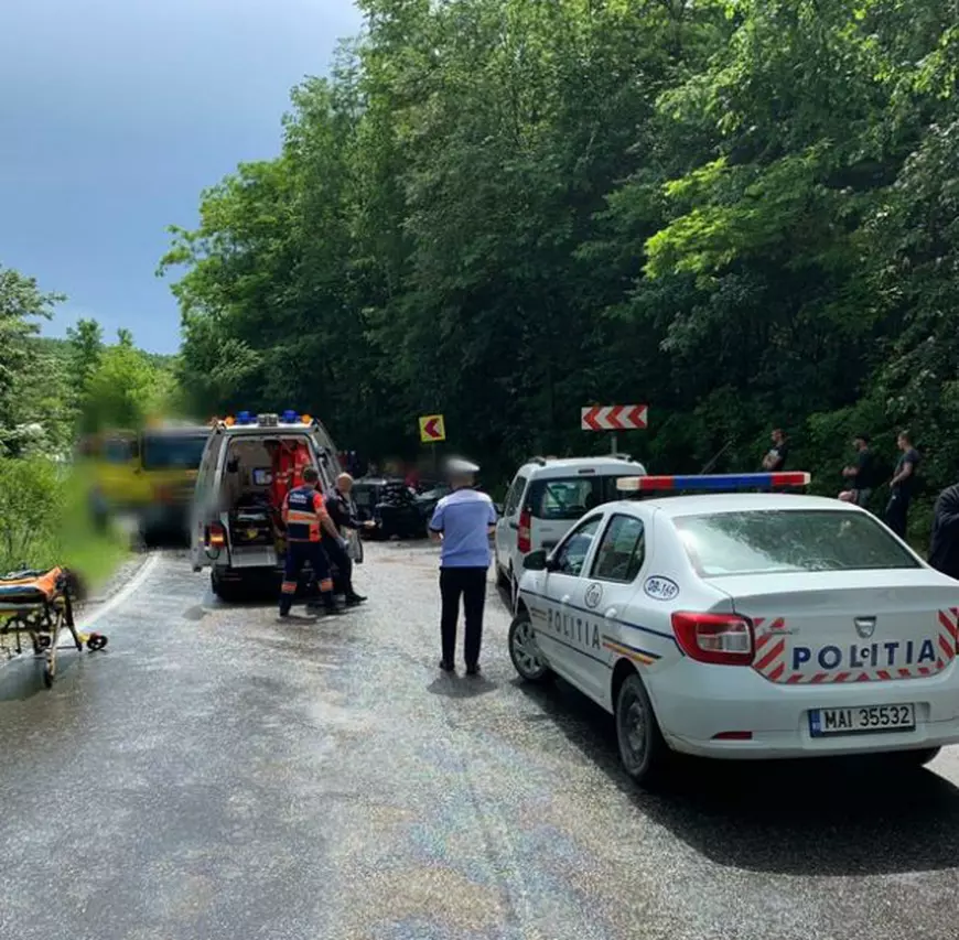 O cisternă s-a ciocnit de o mașină în localitatea Mija din Dâmbovița