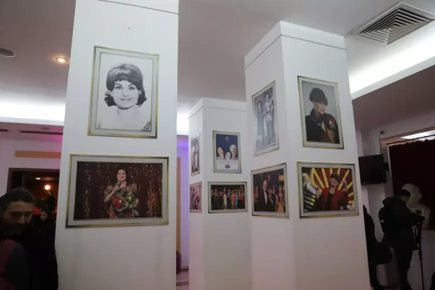 Hainele de scenă purtate de Stela Popescu, Cristina Stamate și Nae Lăzărescu, expuse la Teatrul de Revistă