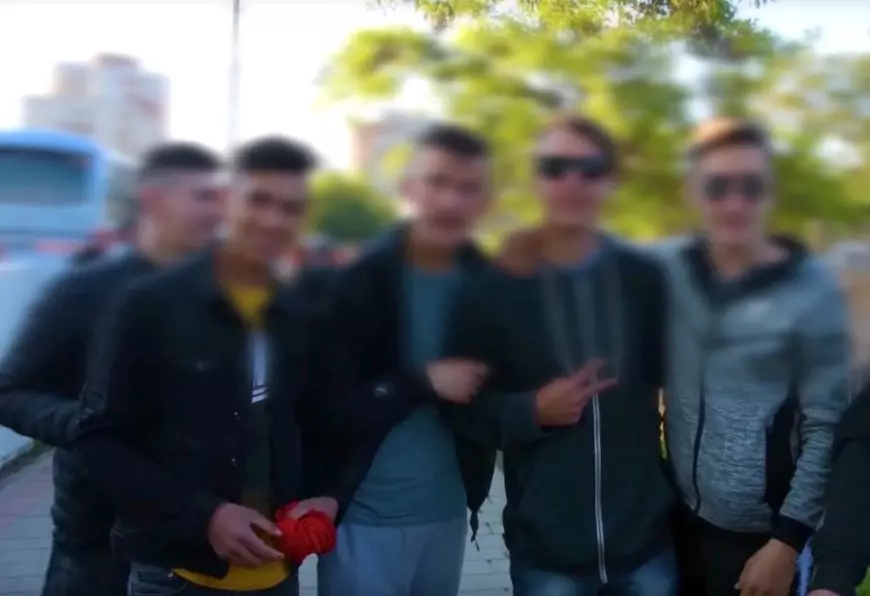 Filiala PSD Sascut a dus elevi la mitingul de la Iași, iar acum îi învață să mintă că au fost în excursie!