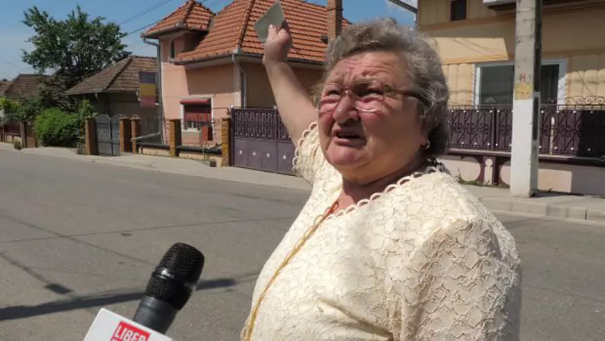 CORESPONDENȚĂ DIN CIUGUD/ Alegerile în comuna în care oamenii stau pe gânduri dacă le mai trebuie ceva: "Înainte umblau şobolanii pe sub uşi, acum e lux"