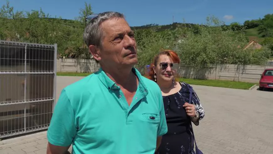 CORESPONDENȚĂ DIN CIUGUD/ Alegerile în comuna în care oamenii stau pe gânduri dacă le mai trebuie ceva: "Înainte umblau şobolanii pe sub uşi, acum e lux"