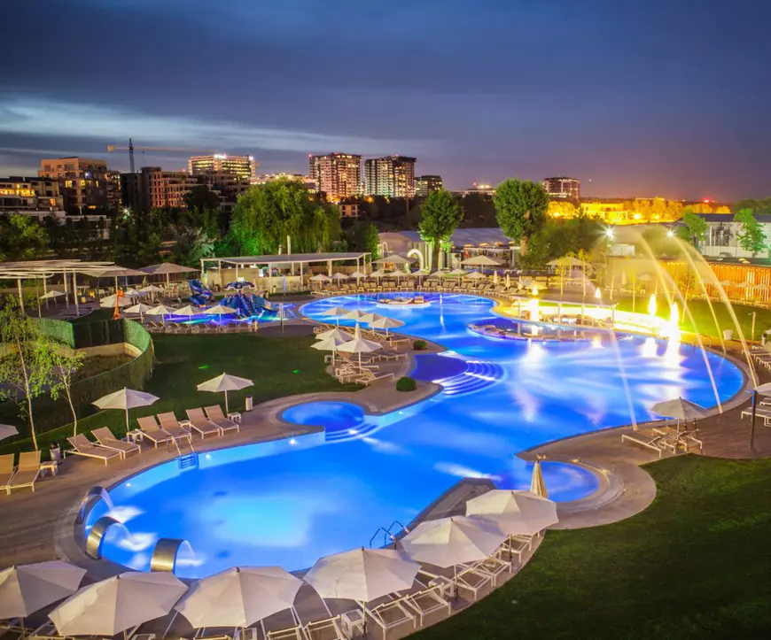 Să înceapă bălăceala! Lista ștrandurilor și piscinelor din București unde poți fugi din calea caniculei vara aceasta