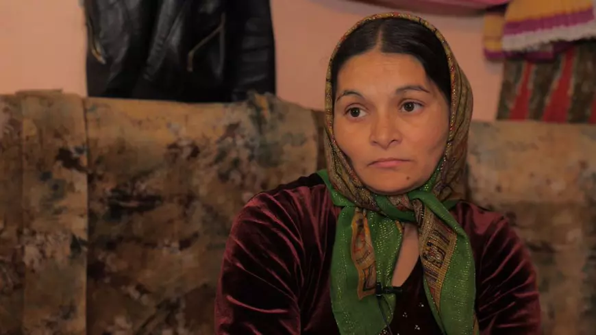 VIDEO | Tragedia de la marginea Sibiului. Cum a murit un băiat de 2 ani și 6 luni în WC-ul curții comune și nici acum, la 7 ani de la tragedie, fosa nu e încuiată!﻿