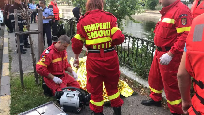 Tragedie în București. Un tânăr de 25 de ani a murit înecat în Dâmbovița, după ce s-a aruncat în apă ca să salveze un minor