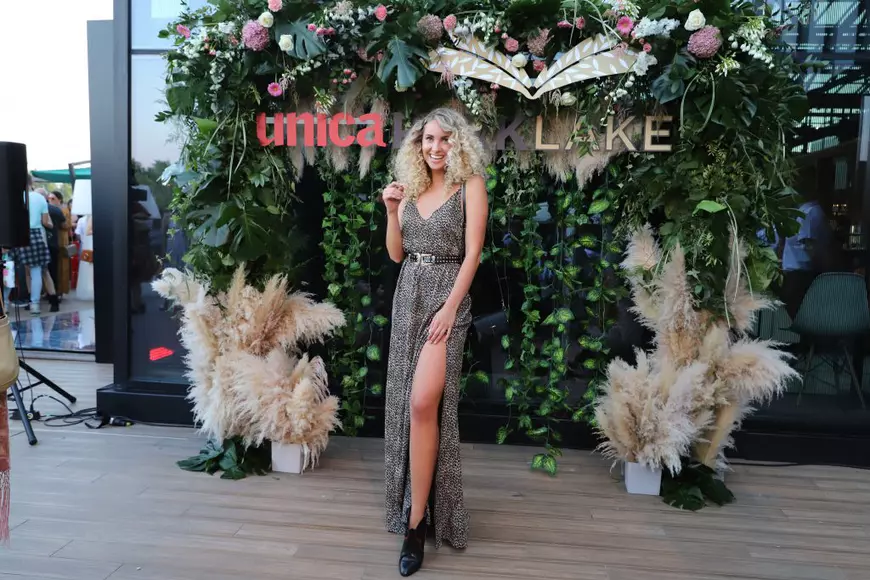 În ce ipostază a fost surprinsă Otniela Sandu la Unica Urban Party! N-a rezistat tentației!