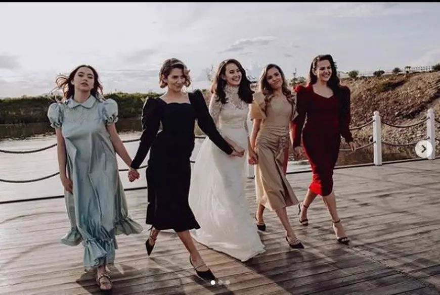 Lidia Buble și-a dus surorile în vacanță în Maldive