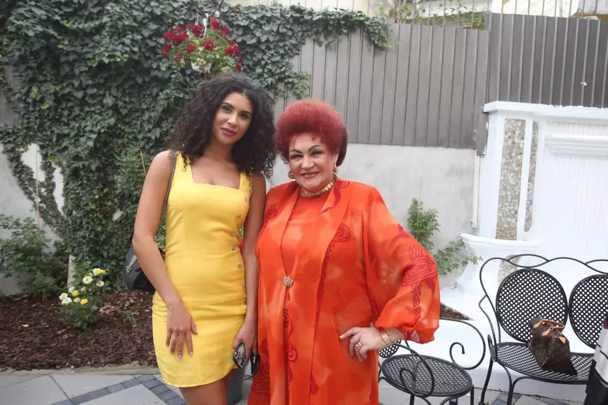 Elena Merișoreanu și-a trăit a doua tinerețe cu nepoții.