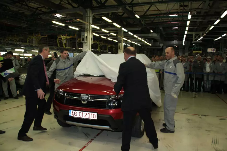 20 de ani de la privatizarea Dacia, care în comunism a dat mașina românului. Cum era să fie cumpărată de Audi și cum ar urma să arate Dacia electrică