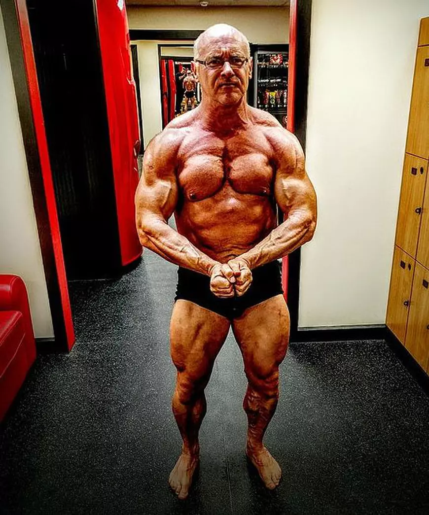 FOTO | O femeie a fost arestată după ce i-a cerut soțului să o ajute la treburile casnice și să facă mai puțin sport