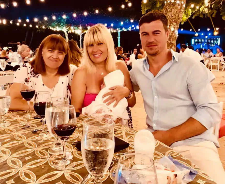 Elena Udrea și Adrian Alexandrov vor să facă nunta și botezul în România