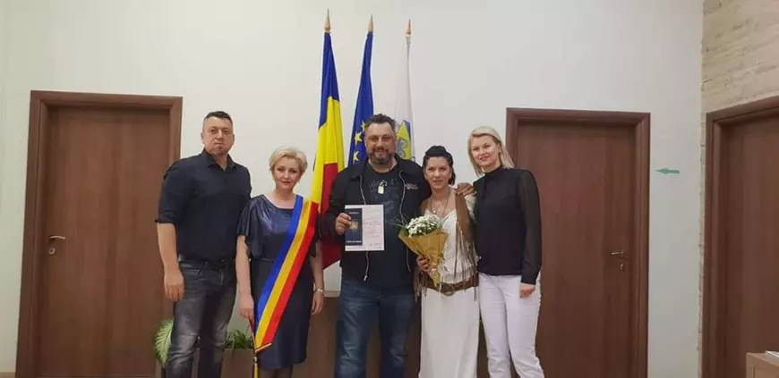 Dj-ul de radio Claudiu Cîrțână și-a făcut nunta la un mare festival rock!