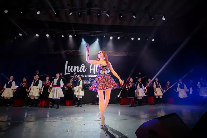 Un singur spectacol i-a umplut agenda pentru toată vara! Elena Gheorghe nu mai face față cererilor pentru concerte și nunți