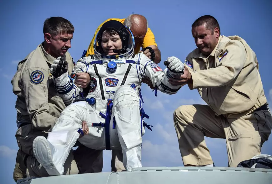 FOTO | Trei astronauţi s-au întors pe Terra după şase luni în spaţiu la bordul ISS